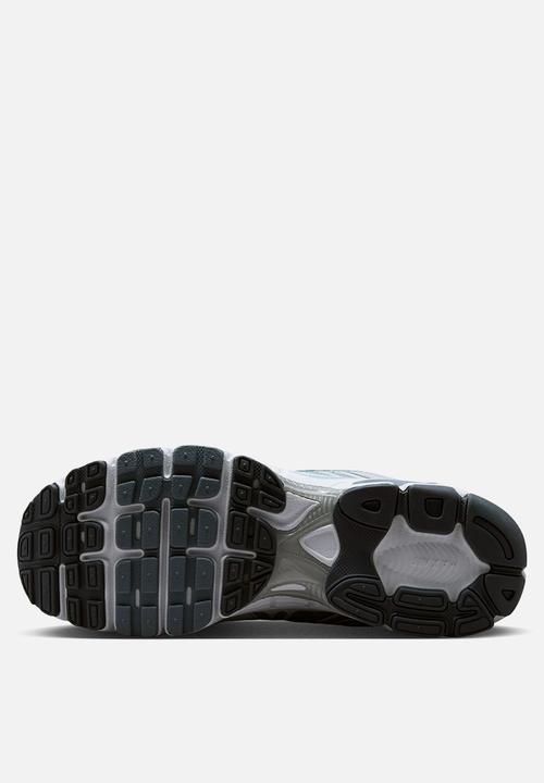Nike - NIKE AIR MAX MOTO 2K