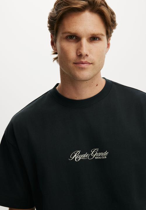 Cotton On - Box Fit Text T-shirt - Black/Royal Grand