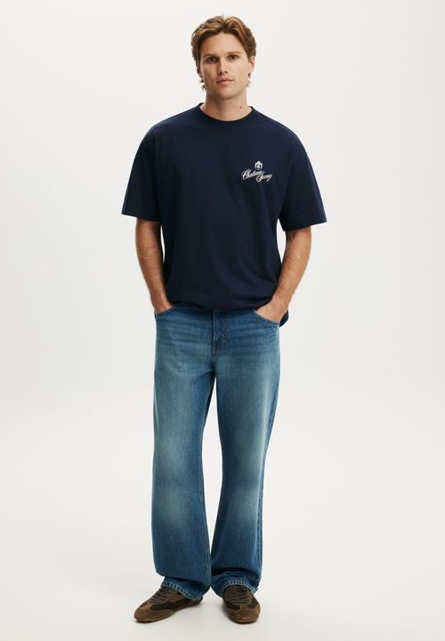 Cotton On - Box Fit Text T-shirt - Vintage Navy/Chateau Lavoy