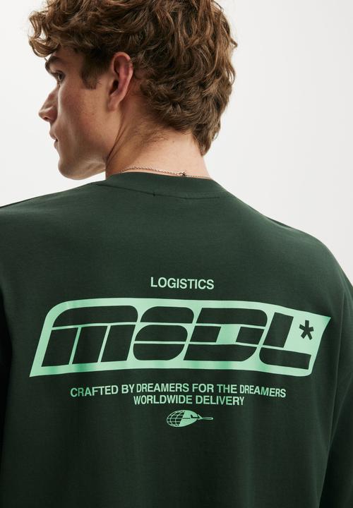 Cotton On - Cropped Fit Graphic T-shirt - Heritage Green/Logistics