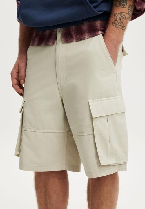 Cotton On - Baggy Cargo Short - Stone