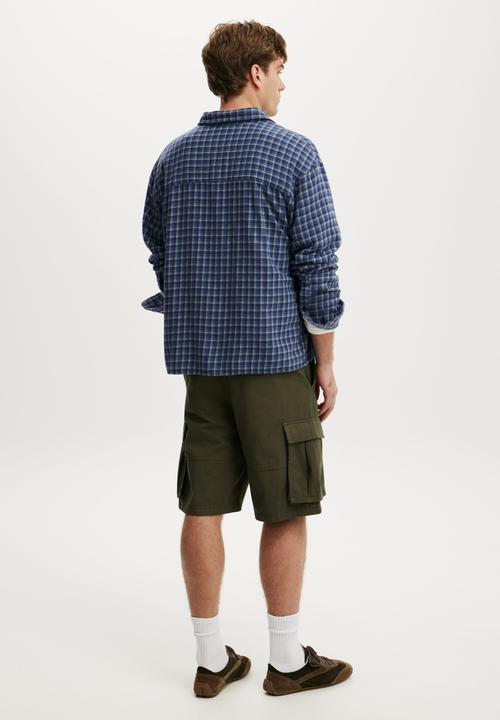 Cotton On - Baggy Cargo Short - Dark Military