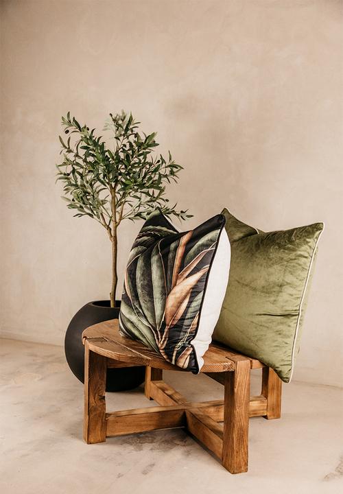 Noha - Velvet  Zama Leaf Scatter  