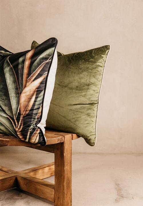 Noha - Velvet  Zama Leaf Scatter  