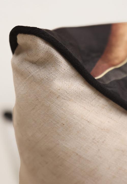 Noha - Velvet  Zama Leaf Scatter  