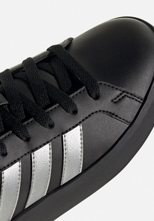 adidas Performance - Grand Court 3.0 J - Core Black/Silver Met./Core Black