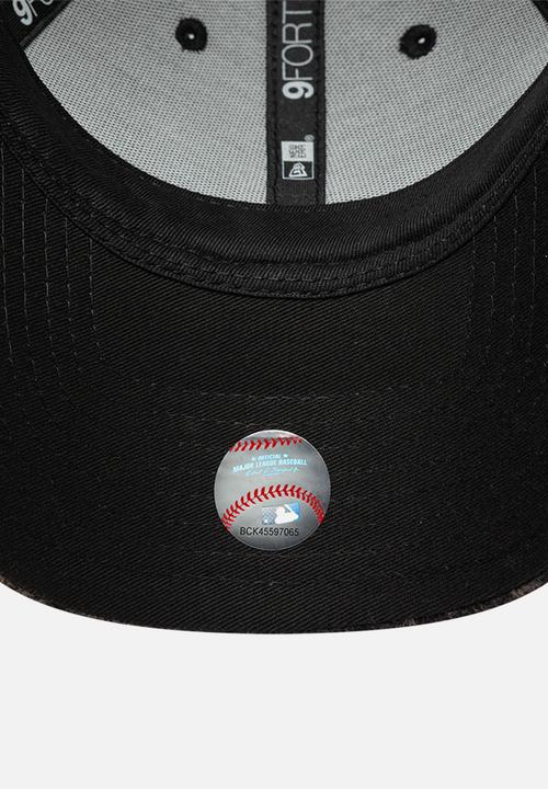 New Era - Female Cosy Leopard 9Forty® - Black