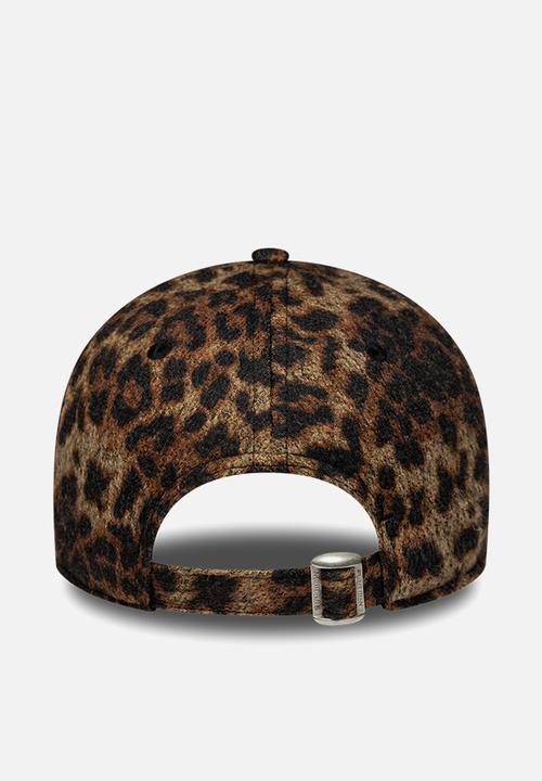 New Era - Female Cosy Leopard 9Forty® - Brown/Black