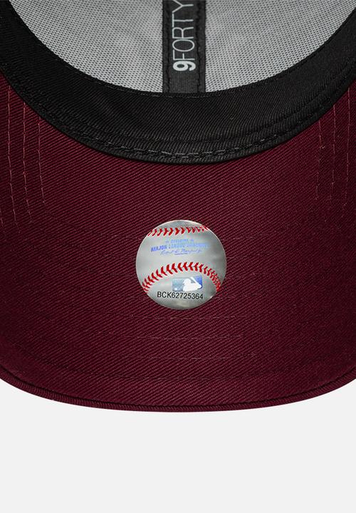 New Era - Female Metallic Logo 9Forty® - Maroon