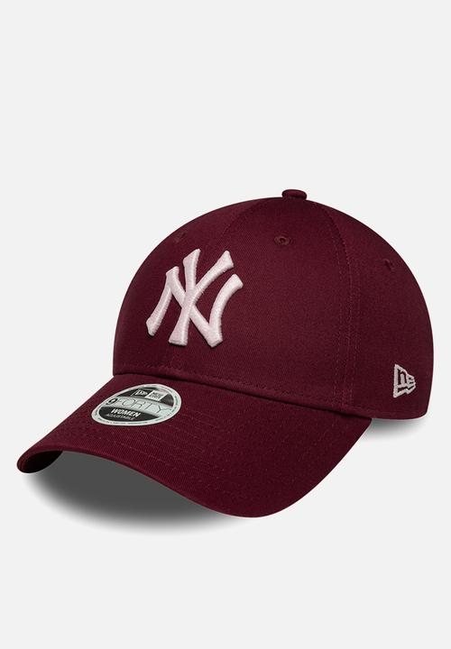 New Era - Female Metallic Logo 9Forty® - Maroon