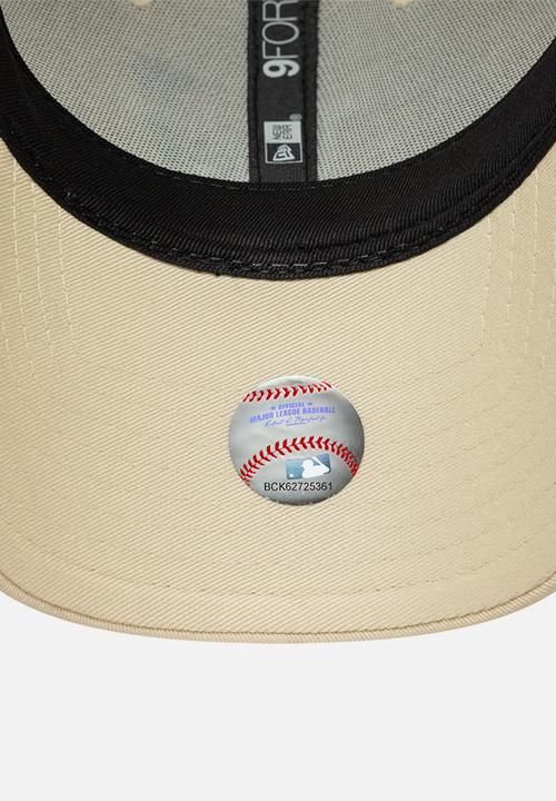 New Era - Female Flower Icon 9Forty® - Light Beige