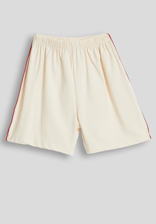 Pop Candy - Coverstitch tee & shorts - cream