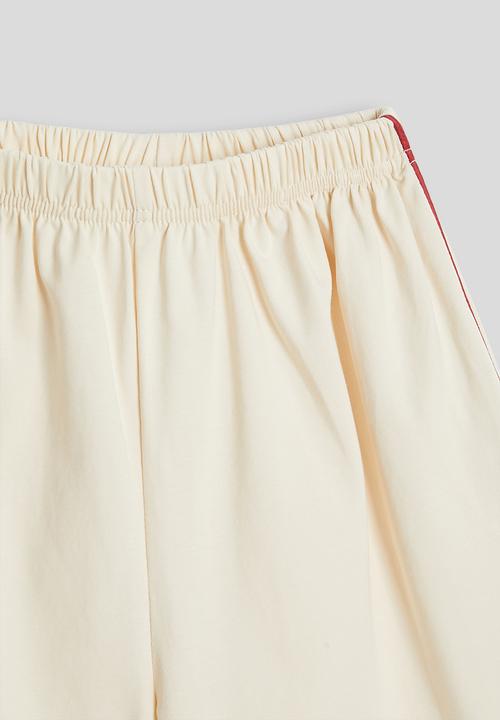 Pop Candy - Coverstitch tee & shorts - cream