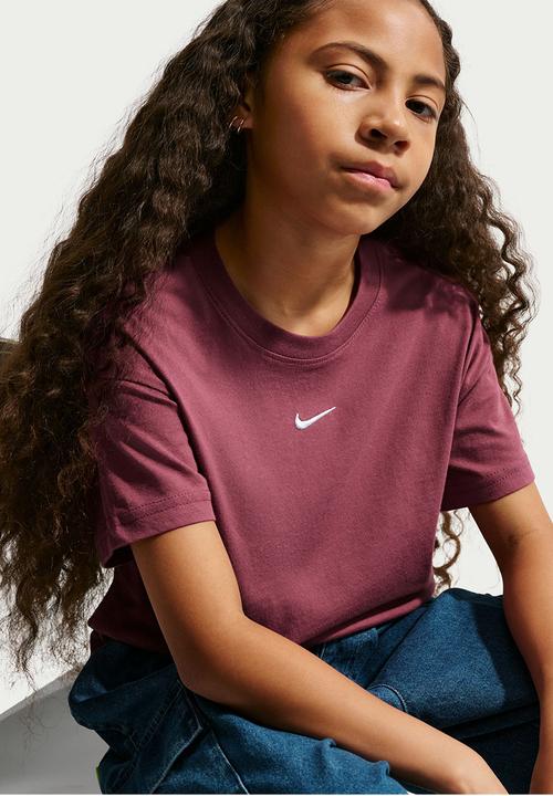 Nike - Nike Sportswear Essential Boxy Tee lbr