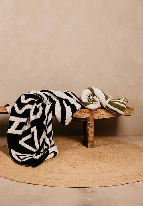 Noha - 150X180 Cosy Geo Black And White Throw