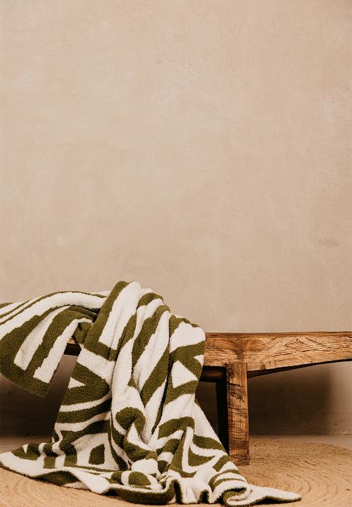 Noha - 150X180 Cozy Geo Green And White  Throw