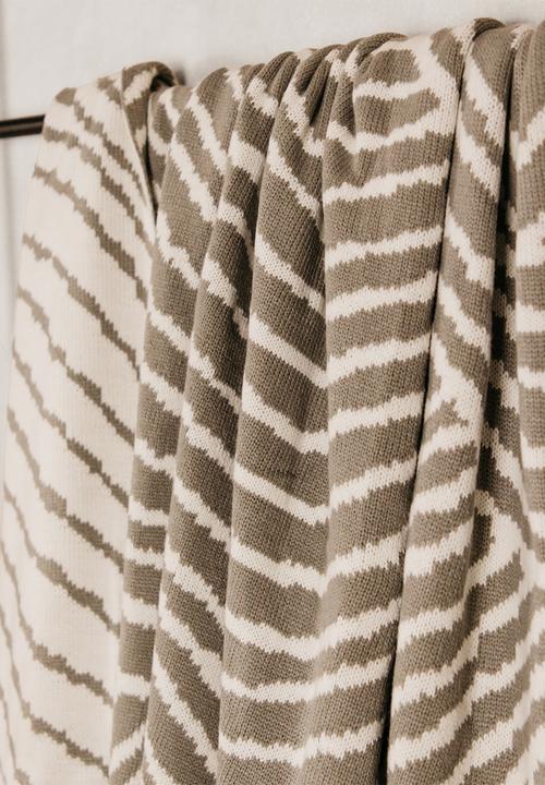 Noha - 150X180 Sublime Wave Grey And White  Throw