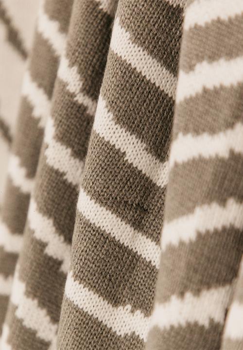 Noha - 150X180 Sublime Wave Grey And White  Throw