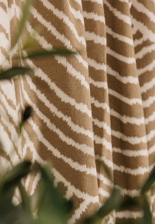 Noha - 150X180 Sublime Wave Natural And White Throw