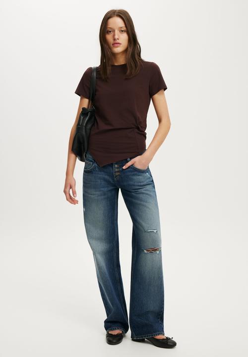 Cotton On - Twist Short Sleeve Tee - Dark Oak