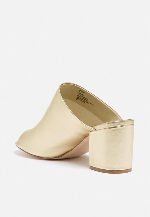Steve Madden - Infinity