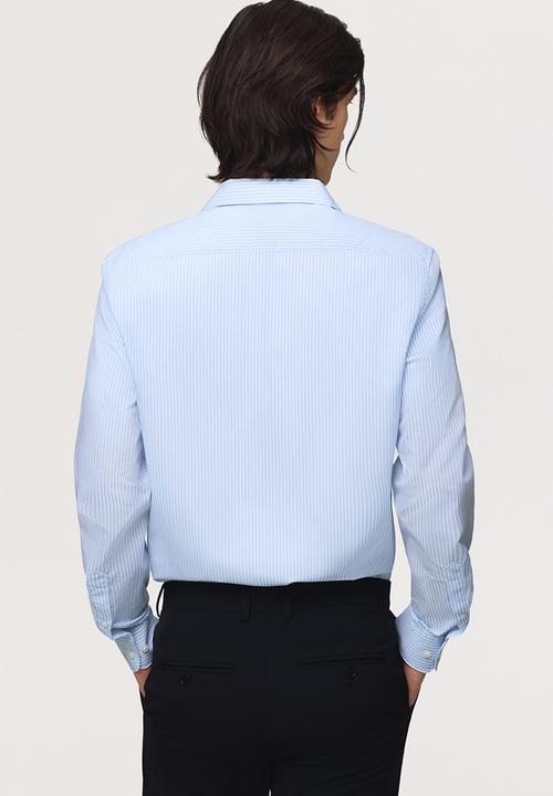 H&M - Slim fit easy-iron shirt - light blue/striped
