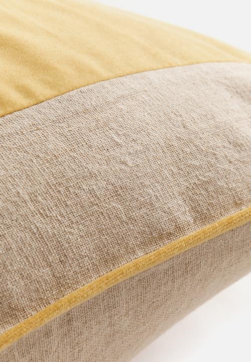 H&M - Linen-blend cushion cover - yellow/beige striped