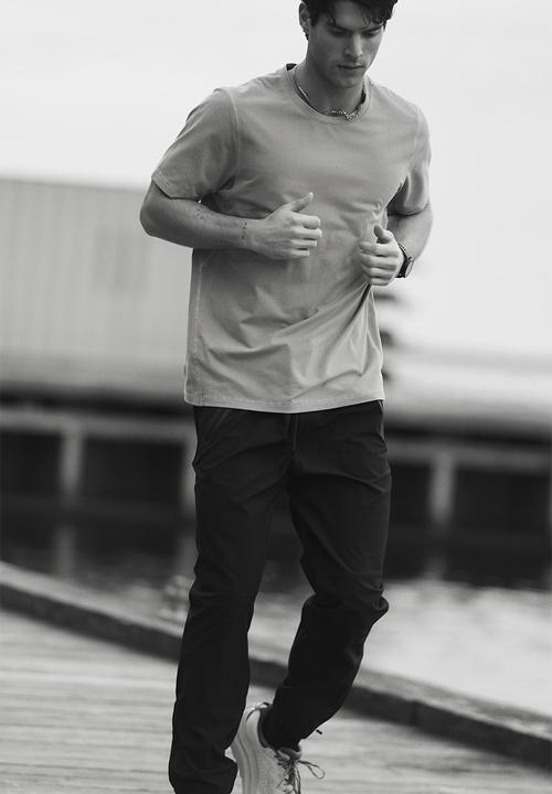 H&M - Running t-shirt with drymove. - dark beige