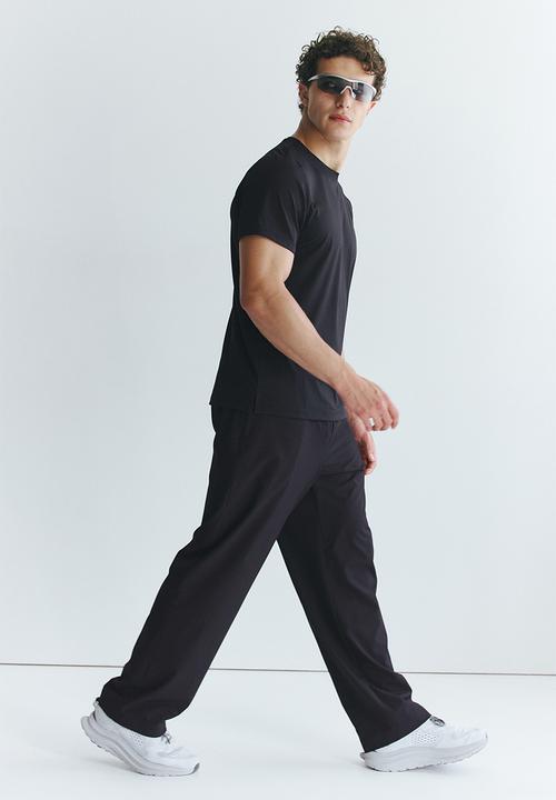 H&M - Regular fit track pants with drymove™ - black