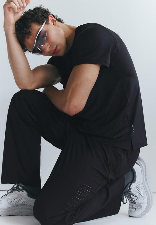H&M - Regular fit track pants with drymove™ - black