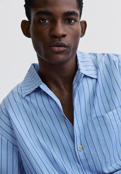 H&M - Loose fit cotton pyjama shirt - light blue/striped