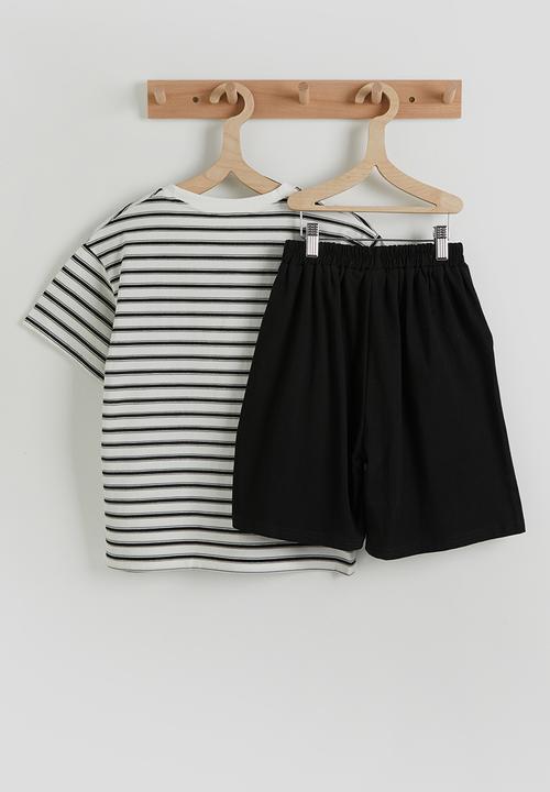Pop Candy - Crew neck tee & shorts - black stripes & black