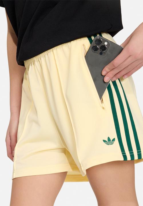 adidas Originals - Firebird Shorts - Warm Vanilla
