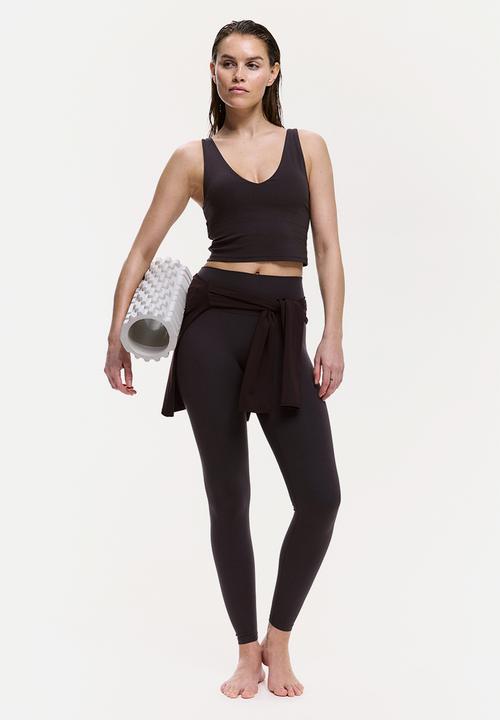 H&M - Cropped sports top with softmove™ - coffee bean brown