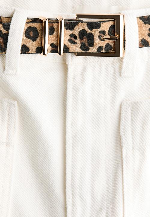 H&M - Straight leg high waist jeans - white/leopard print