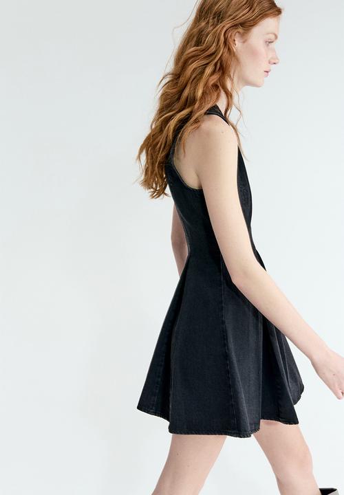 H&M - Flared-skirt denim dress - washed black