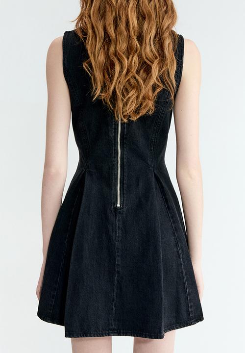 H&M - Flared-skirt denim dress - washed black