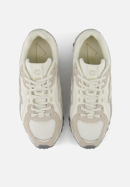 New Balance  - 204L