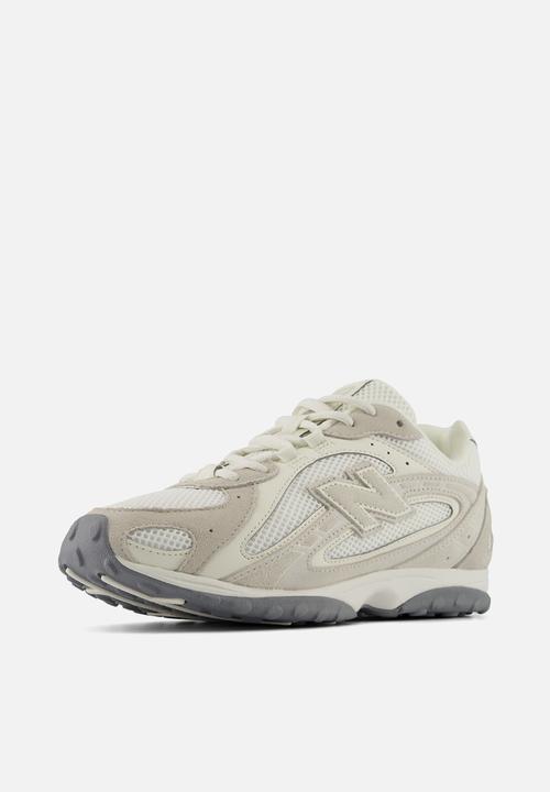 New Balance  - 204L