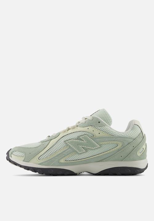 New Balance  - 204L