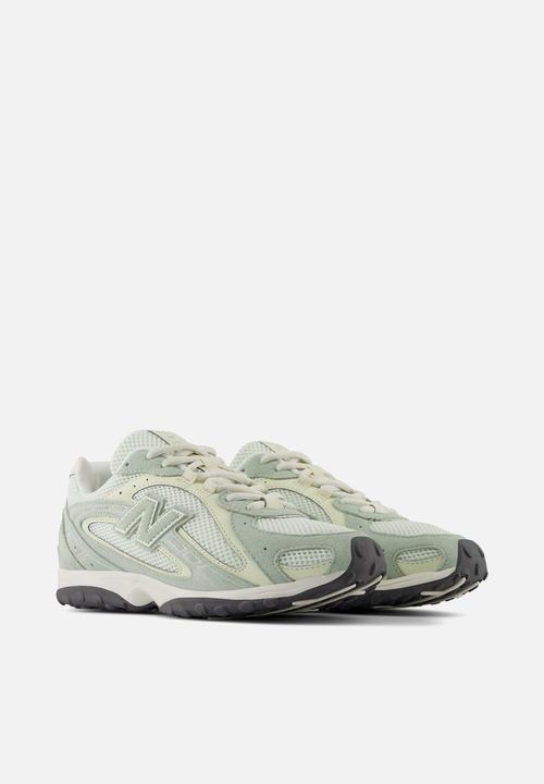 New Balance  - 204L
