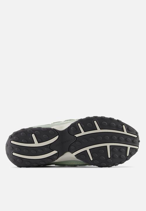 New Balance  - 204L