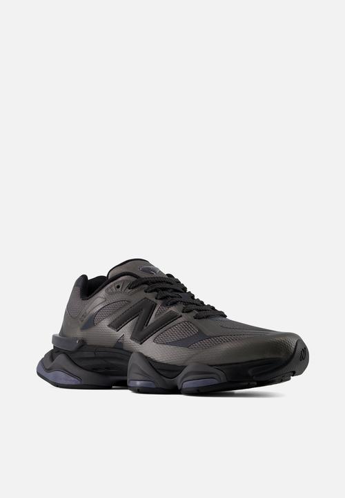New Balance  - 9060