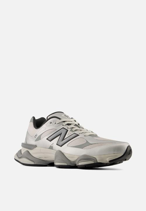 New Balance  - 9060