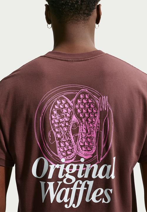 Nike - NSW  Waffle Graphic T-Shirt - Choc Brown/Pink