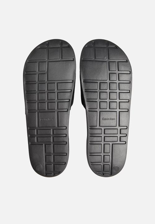 Calvin Klein - Ess Slide Cv - Black/Rhubarb