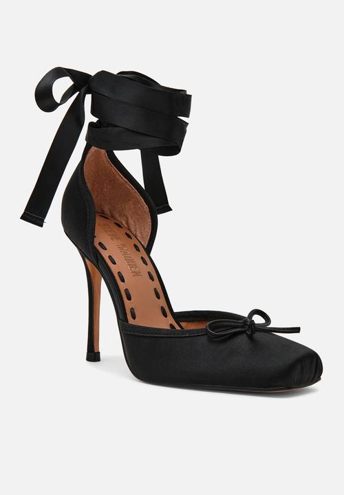 Steve Madden - Larina square toe ankle strap - black satin