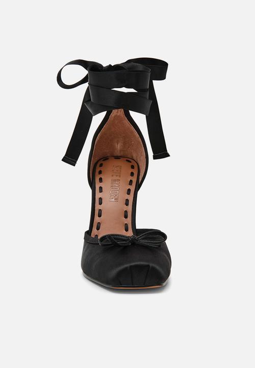 Steve Madden - Larina square toe ankle strap - black satin