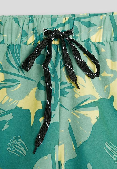 Pop Candy - 2-in-1 board shorts - green/aop