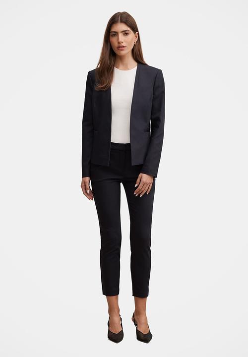 Forever New - Farrah fitted blazer in navy suit
